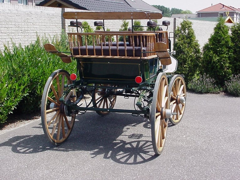 Jachtwagen Groen