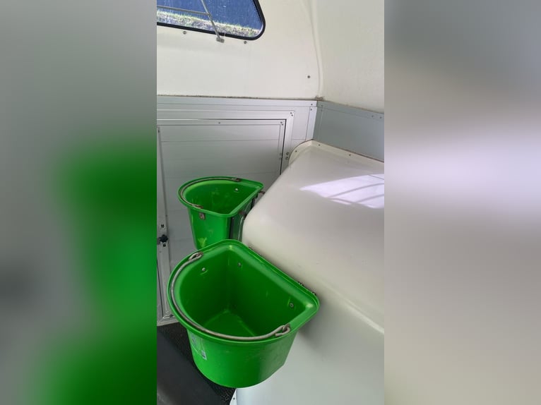 Sirius S75 carrozza per il trasporto di cavalli con numerosi optional, nuovo certificato TÜV e pneum