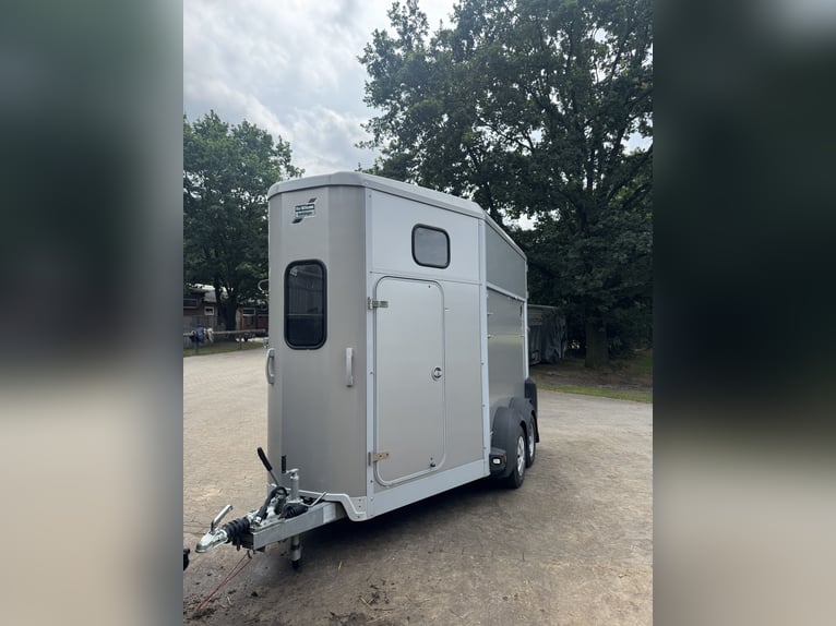 Trailer per cavalli Ifor Williams HB511, per 2 cavalli, immatricolato nel maggio 2018, revisione rec