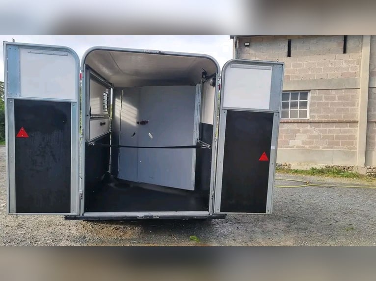 Fautras Oblic, 2 posti