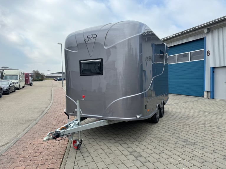 Pferdetransporter Pferdeanhänger 3,5t DT Trailer 3Pferde mit Wohnung Wohnabteil mit Dusche 