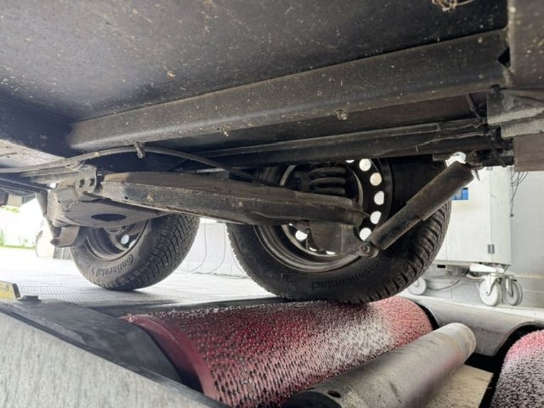 Carro traino Böckmann XL in alluminio con pianale per 2 cavalli