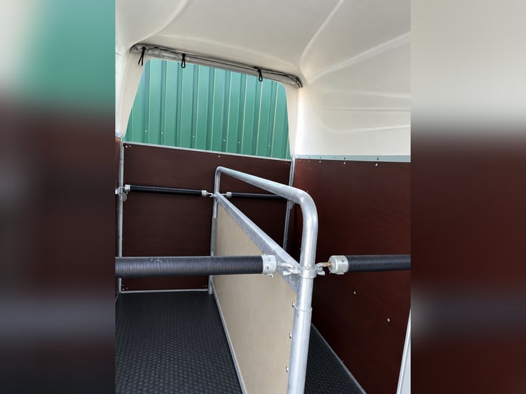 Carrello per 2 cavalli con stalla e sellaio Jade XXTrail
