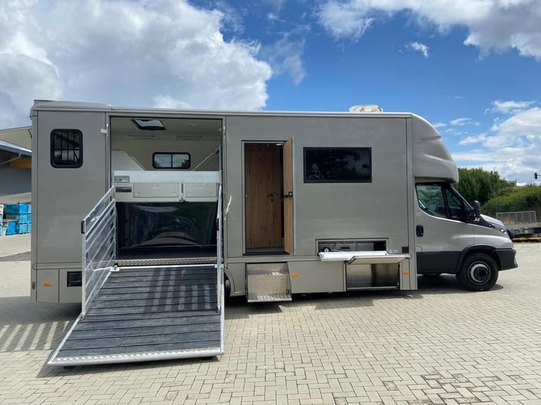 Iveco Trasporto Cavalli 2-3 Cavalli, Veicolo Nuovo