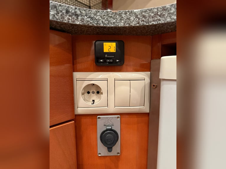 Carrello per 4 cavalli con area sociale