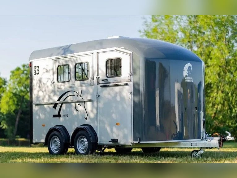 Carrozza per cavalli Liberté Maxi 3 – con selleria e rampa laterale