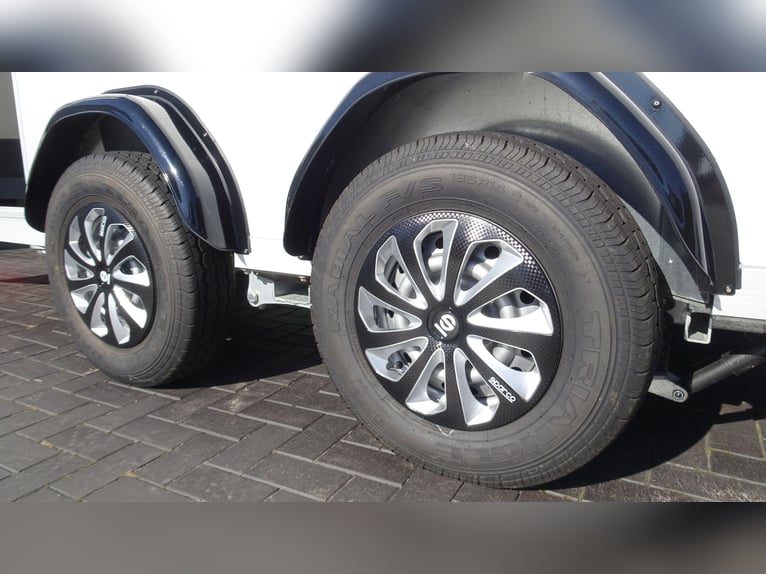 Carrozzo Liberte per trasporto di cavalli Maxi 3 / 3 cavalli / Pullmann 2 sospensioni / nero