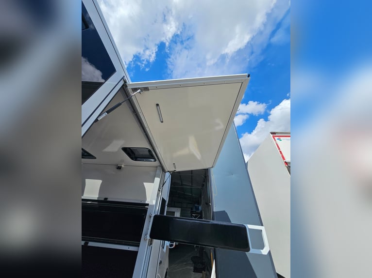 Carrozza Renault Master versione Ogier, 5 posti seduti