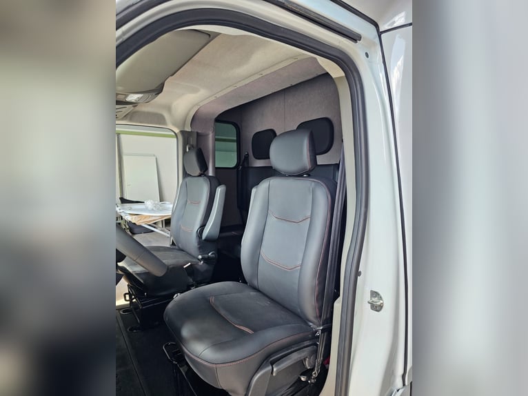 Carrozza Renault Master versione Ogier, 5 posti seduti