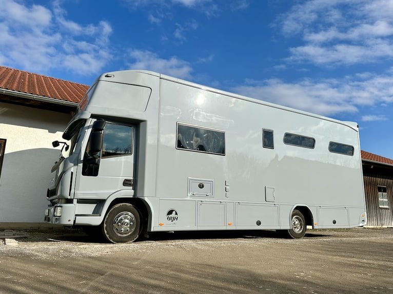 IVECO 100E RJH Ecoline Pferdetransporter LKW TOP 4 Pferde Wohnung WC Dusche