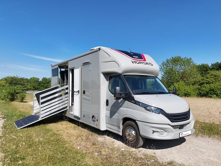 IVECO Daily RJH Sport Pro H3 Pferdetransporter Wohnkabine LKW TOP NEUWERTIG
