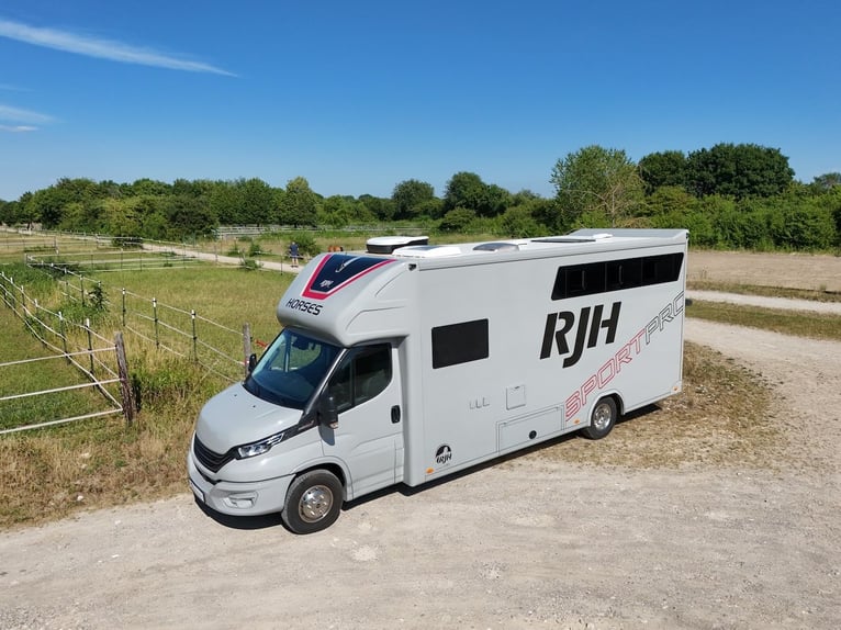 IVECO Daily RJH Sport Pro H3 Pferdetransporter Wohnkabine LKW TOP NEUWERTIG