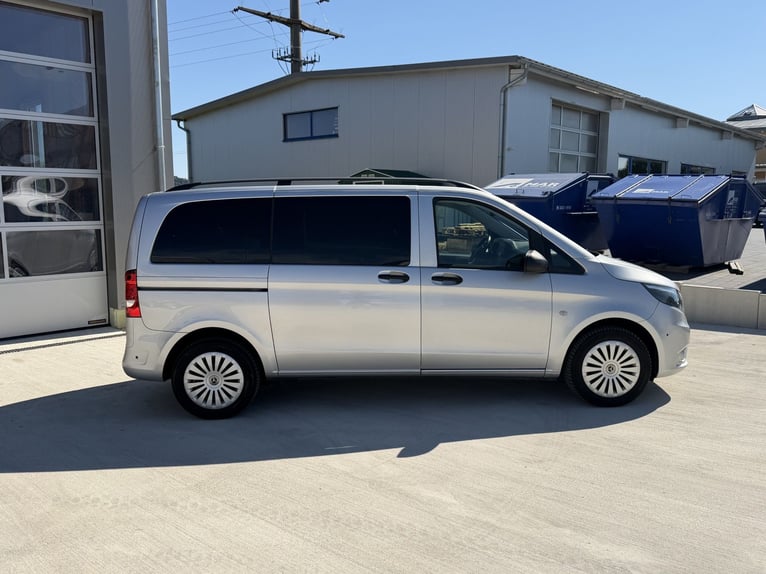 Mercedes-Benz Vito 116 CDI Tourer 4x4 con cambio automatico, clima, sensori di parcheggio, veicolo t