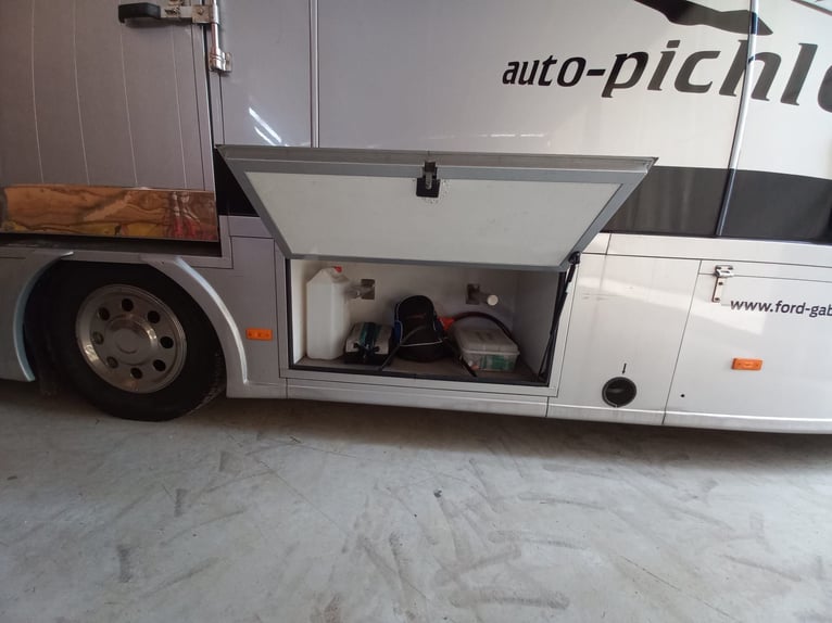 Pferde LKW mit Wohnkabine zu verkaufen Pferde LKW mit Wohnkabine zu verkaufen