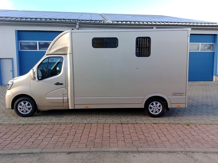 Pferdetransporter DT 2-Ride Renault Master Neufahrzeug Klima 3,5t Horsevan Horsetruck Camion Trailer