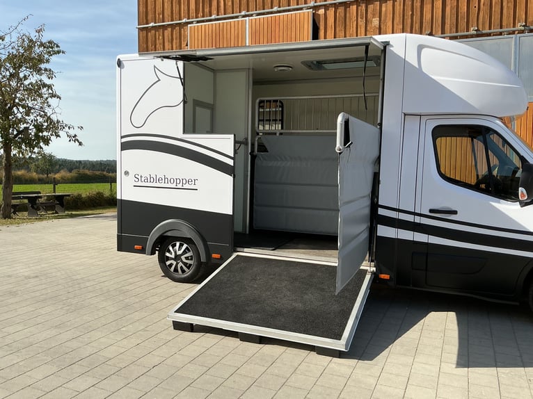 Renault Master con allestimento multifunzionale MSG-Stablehopper, cambio automatico, 3,5 tonnellate