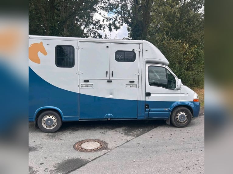Renault Master II - Stallion Prospectus