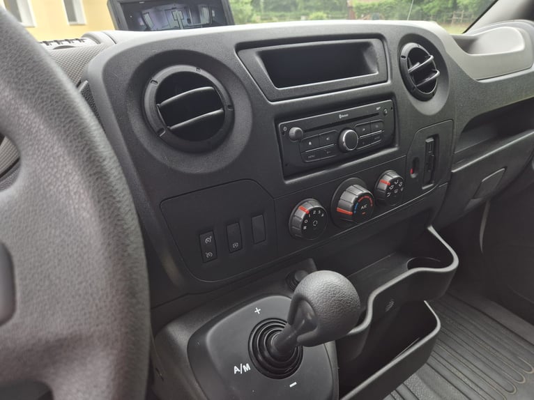 Renault Master STX Trasporto cavalli | Cambio automatico | 170 CV | 3,5 tonnellate | 34.700 km