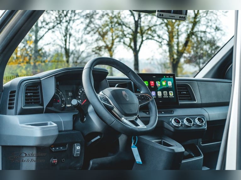 Trasportatore per cavalli con 5 posti e 3 posti letto, Renault Master automatico, adatto a conducent