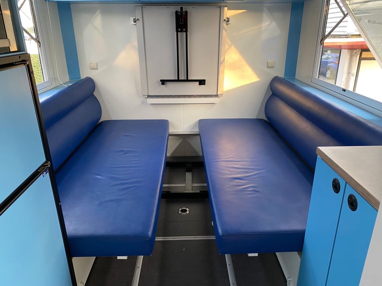 Trasporto cavalli camion Mercedes Actros