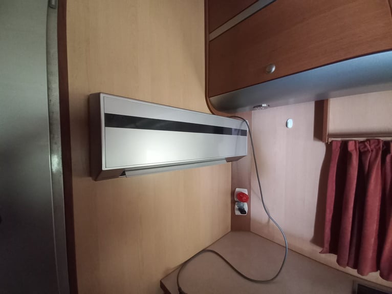 Camion per trasporto cavalli con living a buon prezzo, in vendita urgente a causa di imminente sosti