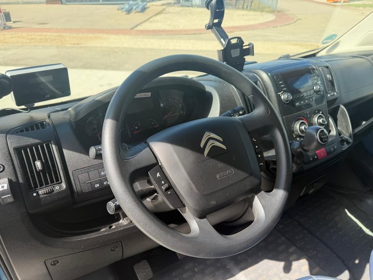 Furgone trasporto animali Citroën Jumper con soli 68.000 km, clima, 163 CV, trasporto bestiame, auti
