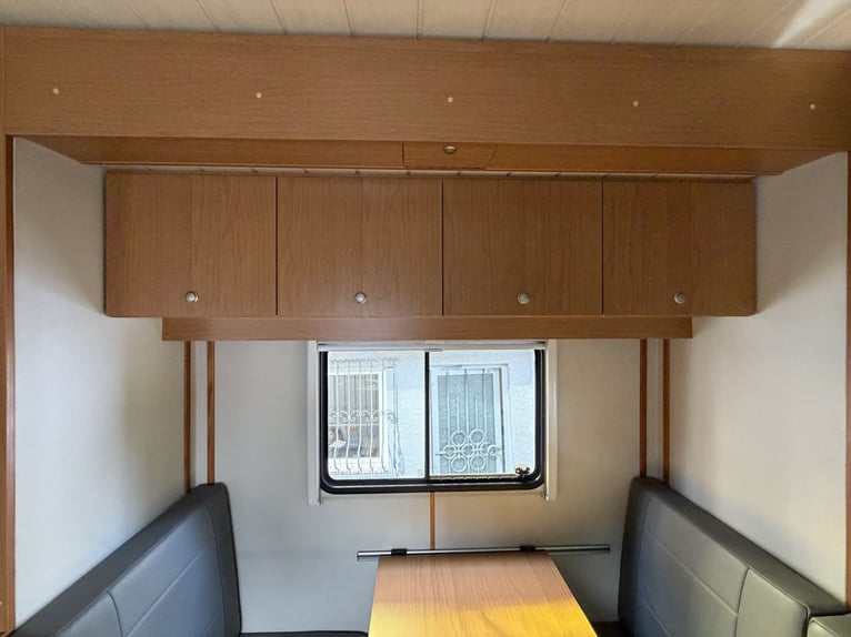 MB Atego 818 | Spazio abitativo pop-out | Prima mano | Solo 57.000 km | Riscaldamento autonomo | Cli