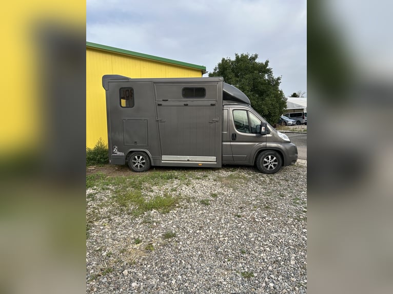 Peugeot Boxer da 3,5 tonnellate, 157 CV