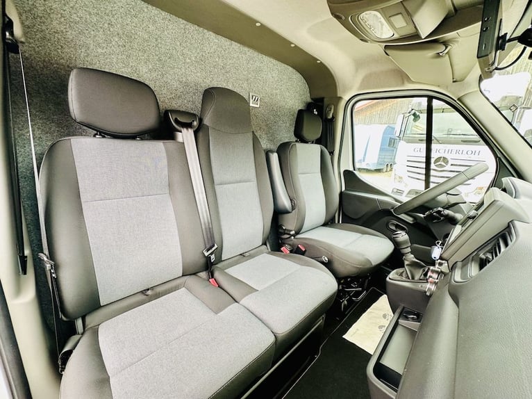 Renault Roelofsen Yorse, trasporto 2 cavalli, 3,5 tonnellate, 165 CV, cambio manuale, senza pedaggio