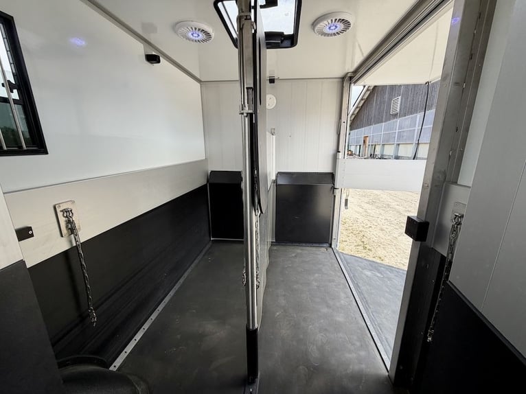 Renault Roelofsen Yorse trasporto per 2 cavalli - ultimo modello - alta portata - PREZZO SPECIALE