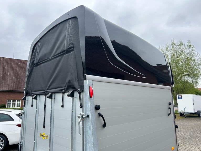 Humbaur Pferdeanhänger Pegasus 2400 2,4t Sattelkammer 100km/h Black Hecktür schwenkbar