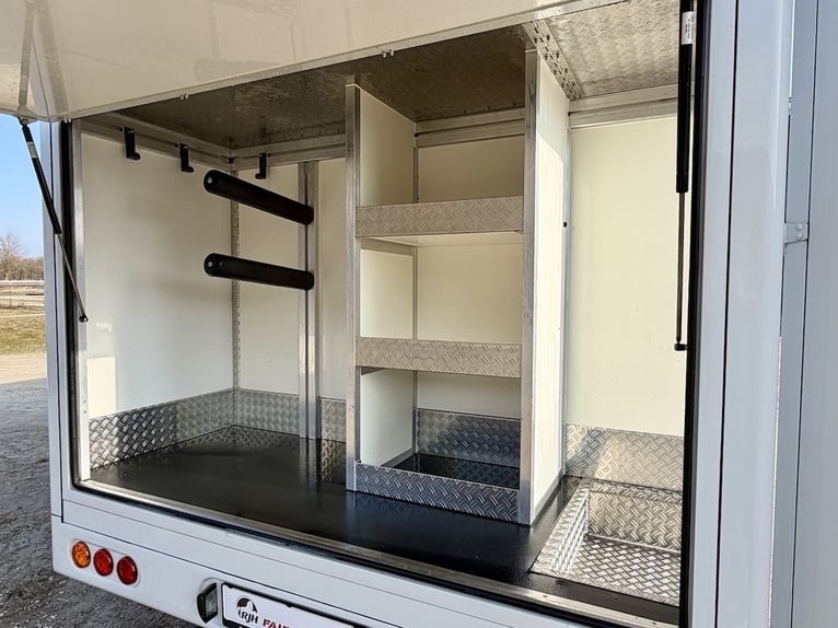 Iveco Daily RJH Sport Pro H2 per 2 cavalli con living, WC e doccia - Veicolo usato, camion