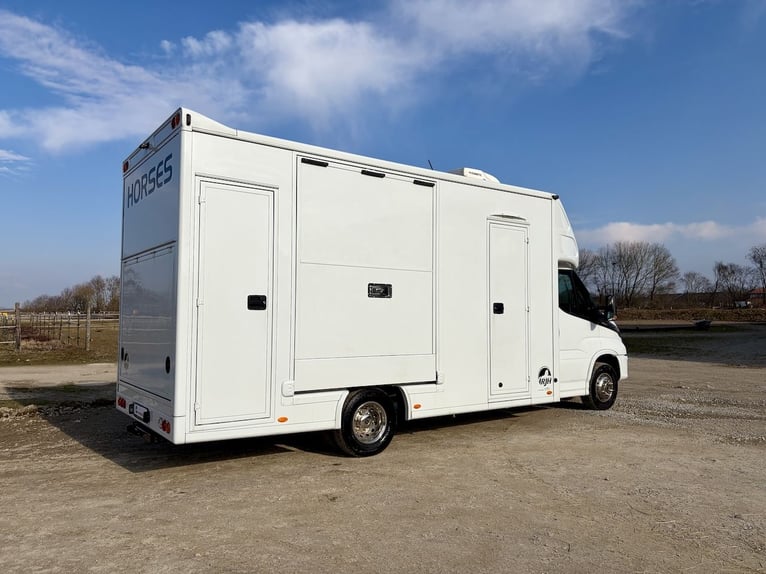 Iveco Daily RJH Sport Pro H2 per 2 cavalli con living, WC e doccia - Veicolo usato, camion