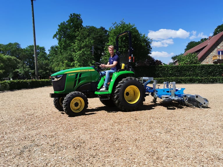 John Deere 3038E | Ausstellungsmaschine | 1x zum Aktionspreis | Kleintraktor Kompakttraktor