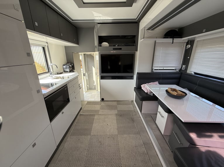 MB Actros con struttura JL