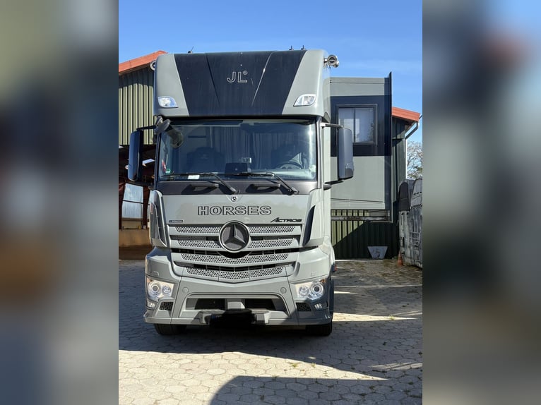MB Actros con struttura JL