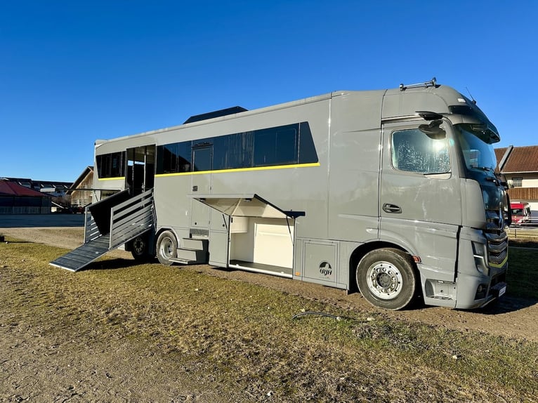Mercedes-Benz Actros 2545 RJH Exclusive H6 Pferdetransporter LKW Neu und sofort verfügbar!