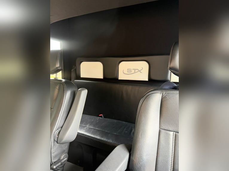 STX Opel Movano di lusso | 5 posti e ottimo camper | Interni in pelle | 3,5 t (categoria B)