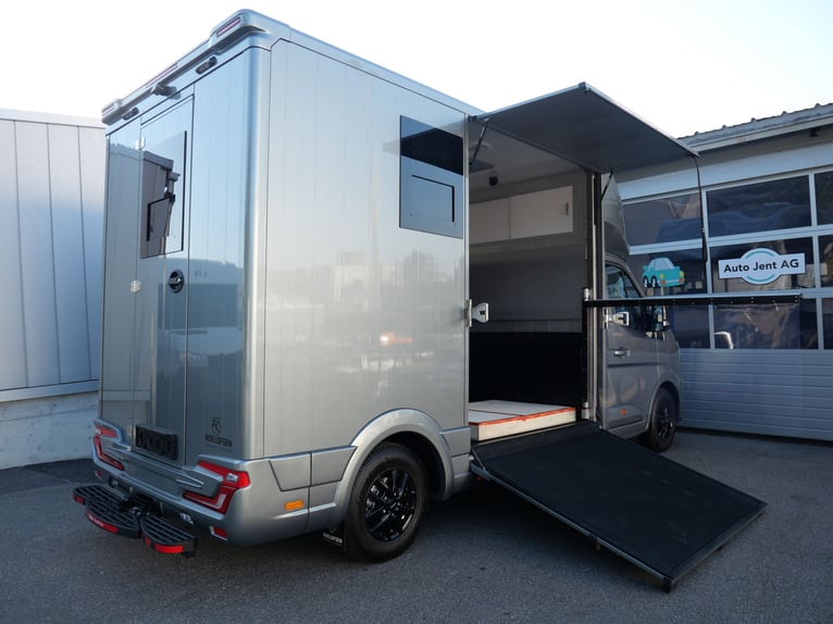 Trasportatore per cavalli Sodiak Luxury Horsetrucks o Roelofsen