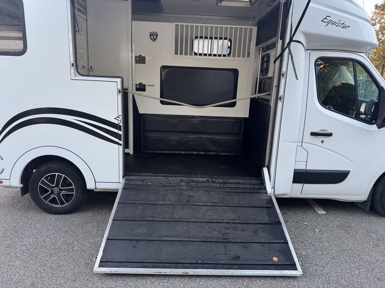 Trasporto per cavalli Paragan su Renault Master 3 XL