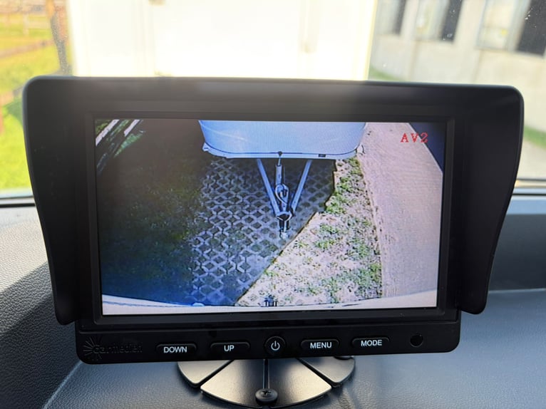 Nuovo trasportatore per 2 cavalli