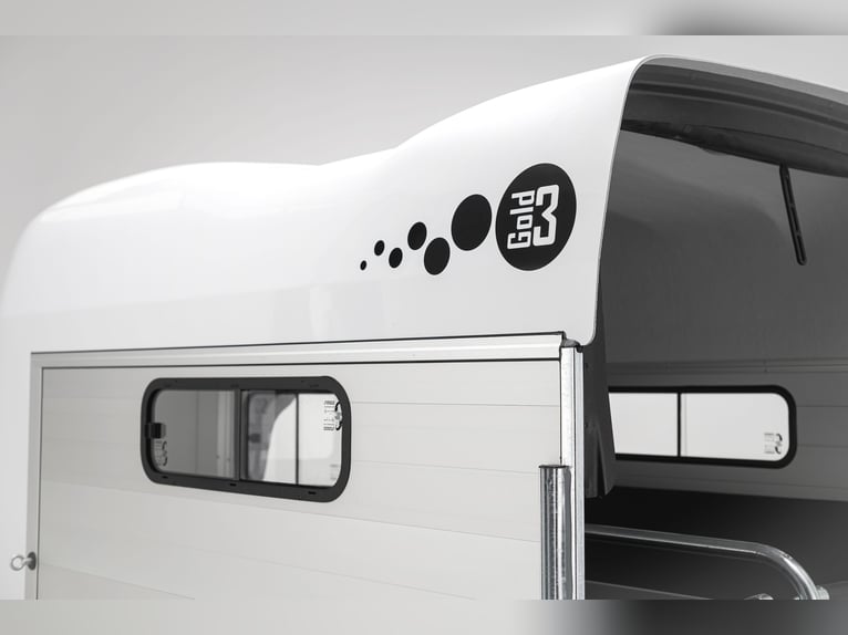 Cheval Liberté Gold 3 Horse Trailer for Two Horses with Pullman 2 Suspension