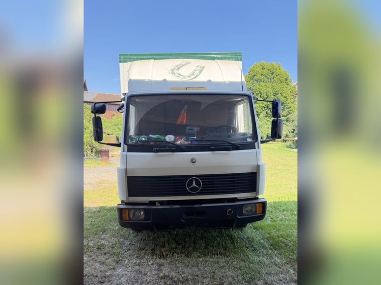 Mercedes-Benz 814 rimorchio per trasporto di cavalli