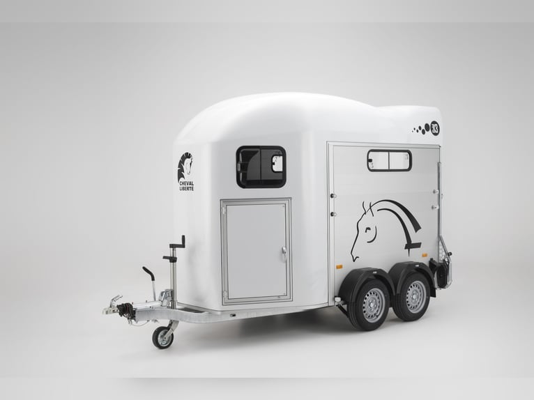 Trailer per cavalli Cheval Liberté Gold a 3 posti per due cavalli con sospensione Pullman 2