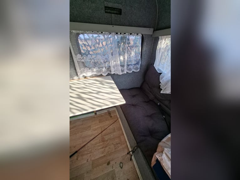 Wohnwagen umgebaut zur Sattelkammer