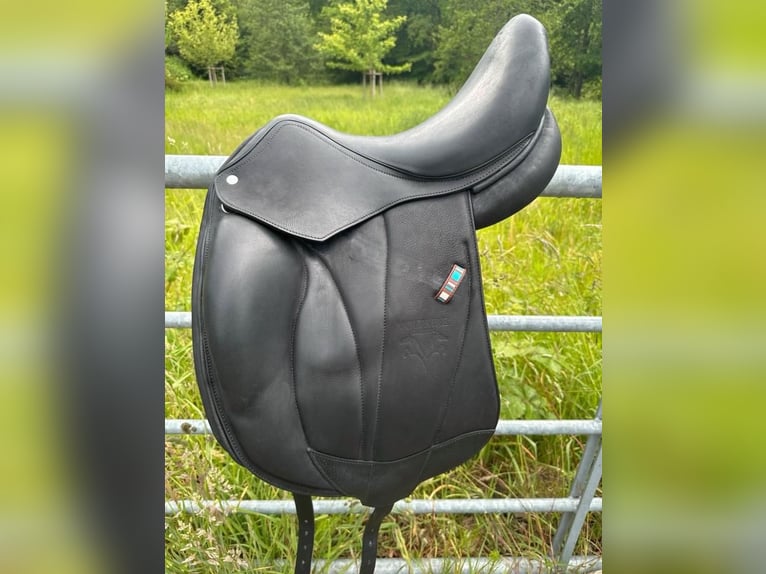 Come nuova Voltaire Adelaide (pony) sella da dressage 16,5 pollici
