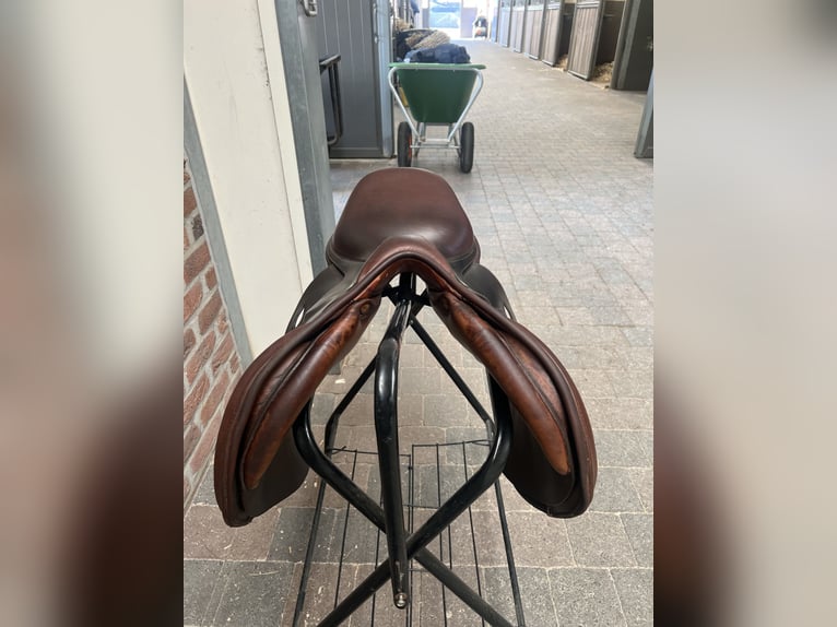 Used Butet Saddle 17"