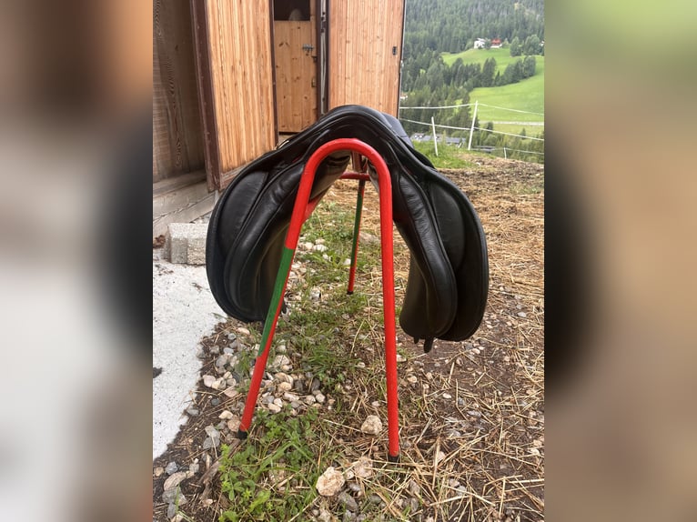 Kent & Masters MGX Vielseitigkeitssattel 17,5“ - sehr guter Zustand, frisch aufgepolstert