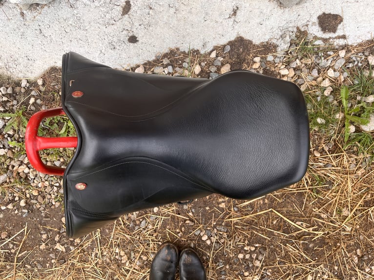 Kent & Masters MGX Vielseitigkeitssattel 17,5“ - sehr guter Zustand, frisch aufgepolstert