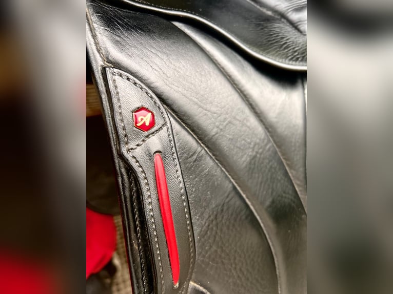 Albion Revelation Dressage Saddle for SALE - Almost New !